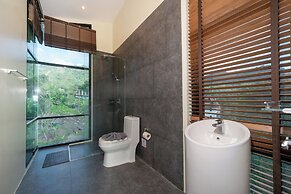 Grand Villa Cedrix in the Green Paradise