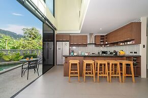 Grand Villa Cedrix in the Green Paradise