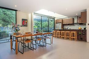 Grand Villa Cedrix in the Green Paradise