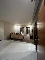 Wow Grand Serviced Apartments