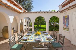Estate4home - Villa Bougainville