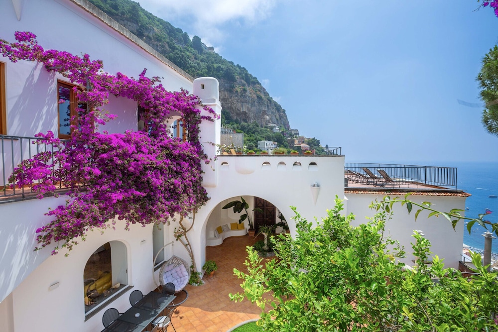 Estate4home - Villa Field