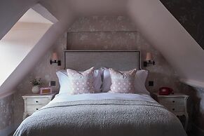 STANWELL HOUSE