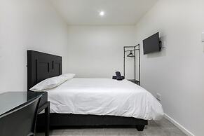 Inn & Out Express Sea Point