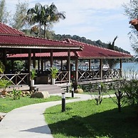 Saracen Bay Resort