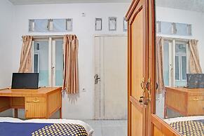 Hotel O Arsen House