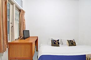 Hotel O Arsen House