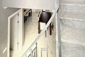 Villa-sleeps 8-parking-pool-bbq