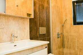 Villa-sleeps 8-parking-pool-bbq