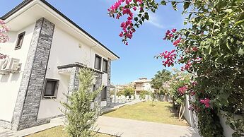 Villa-sleeps 8-parking-pool-bbq