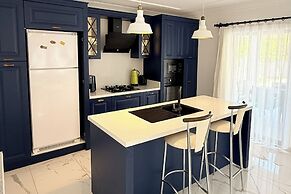 Villa-sleeps 8-parking-pool-bbq