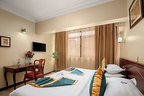 Holiday Express Hotel