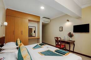 Holiday Express Hotel