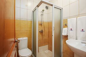 Holiday Express Hotel
