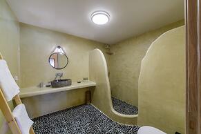 Athiri Luxury Suites Perivolos