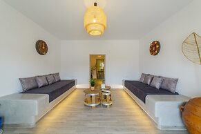 Athiri Luxury Suites Perivolos