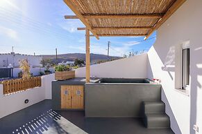 Athiri Luxury Suites Perivolos