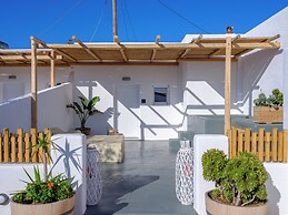Athiri Luxury Suites Perivolos