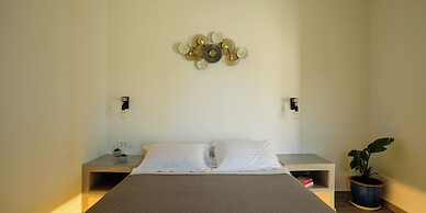 Athiri Luxury Suites Perivolos
