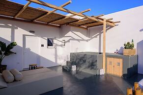 Athiri Luxury Suites Perivolos
