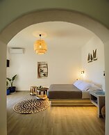 Athiri Luxury Suites Perivolos