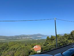 Charming 1-0 Studio in Kotor-kavac With Pool & Spa
