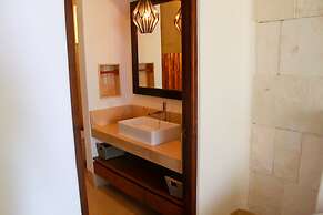 Therasia Luxury Beachfront Retreat