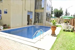 Hotel Karisimbi