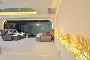 Tori Crown Hotel