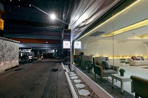 Tori Crown Hotel