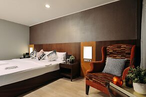 Tori Crown Hotel