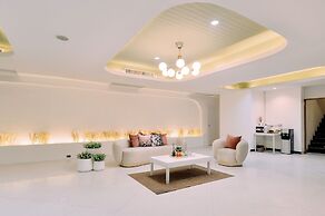 Tori Crown Hotel