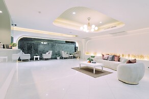 Tori Crown Hotel
