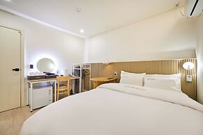 Urban Hotel