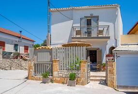 Arokaria III Studio