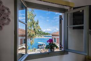 Dora I Studio - Cozy With bay View