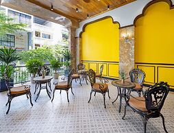 Charming Beauty Hotel