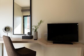 SJ Miracle Hotel