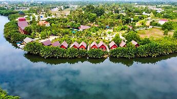 Lodge Moni Essara Kompot