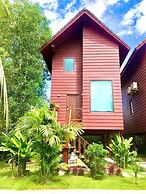 Lodge Moni Essara Kompot