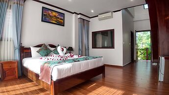 Lodge Moni Essara Kompot