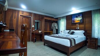 Lodge Moni Essara Kompot