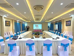 Lodge Moni Essara Kompot