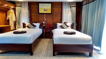 Lodge Moni Essara Kompot