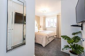 Beautifully Designed 3 Bed House - in Manchester