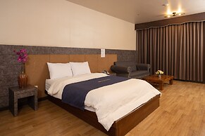 Cosmos Hotel