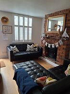 Impeccable 3 bed 2 Bath Central Cowes Cottage