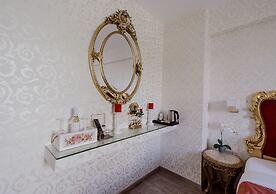 ROH Suites