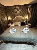 ROH Suites