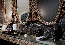 ROH Suites